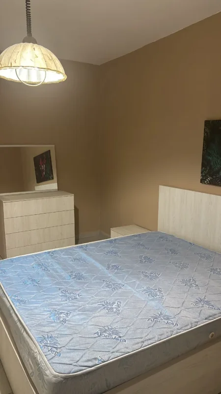 Tirane, jepet me qera apartament 1+1+Ballkon Kati 5, 62 m² 450 € (Ish Restorant Durresi)