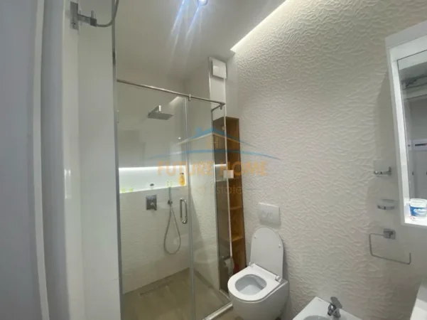 Tirane, jepet me qera apartament 1+1+Ballkon Kati 9, 58 m² 700 € (Kontakti)