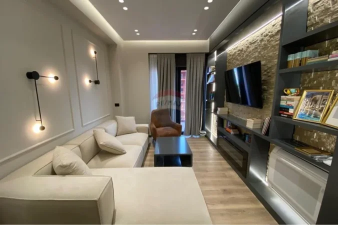 Tirane, jepet me qera apartament 1+1+Ballkon Kati 7, 75 m² 950 € (Tirana Garden Building)