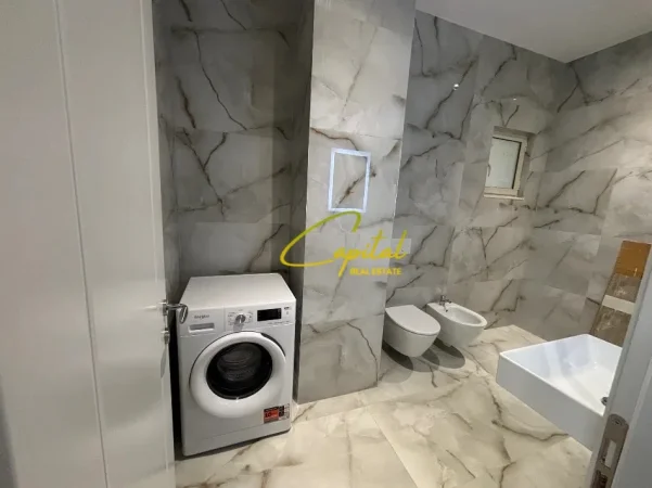 Tirane, jepet me qera apartament 1+1 Kati 1, 62 m² 500 € (ALI DEMI)
