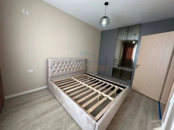 Tirane, jepet me qera apartament 2+1 Kati 3, 101 m² 650 € (Unaza e re)