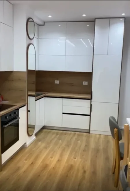 Tirane, jepet me qera apartament 2+1 Kati 4, 100 m² 550 € (rezidenca kaimi)