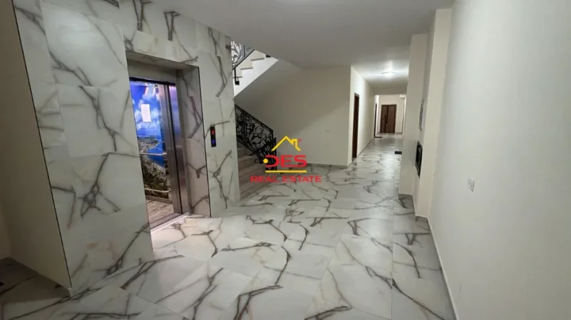 Vlore, jepet me qera apartament 1+1+Ballkon Kati 4, 70 m² 350 € (Rruga Lef Sallata)