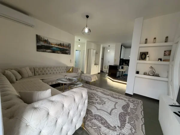 Tirane, jepet me qera apartament 2+1 Kati 5, 600 € 