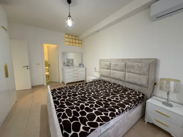 Tirane, jepet me qera apartament 2+1 Kati 5, 600 € 