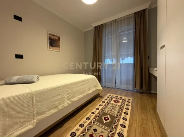 Tirane, jepet me qera apartament 2+1 Kati 2, 85 m² 800 € 