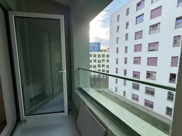 Tirane, jepet me qera apartament 1+1 Kati 4, 400 € (Rezidenca Kaimi)
