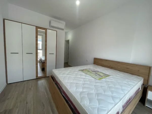 Tirane, jepet me qera apartament 2+1 Kati 7, 94 m² 