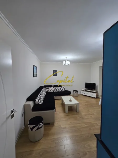 Tirane, jepet me qera apartament 1+1 Kati 3, 65 m² 550 € (VASIL SHANTO)