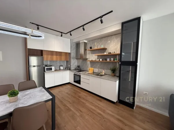 Tirane, jepet me qera apartament 1+1 Kati 1, 70 m² 730 € (shkolla e kuqe)