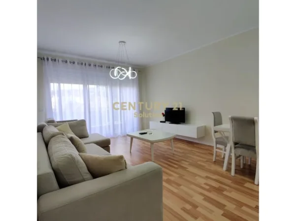 Tirane, jepet me qira apartament 2+1 Kati 2, 120 m²,650€
