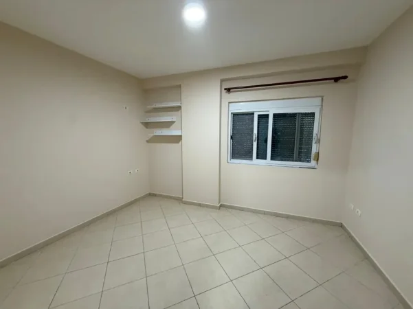 Tirane, jepet me qera apartament 2+1 Kati 4, 500 € 