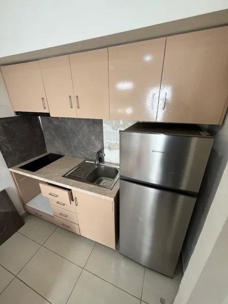 Tirane, jap me qera garsonier 1+1 Kati 1, 45 m² 260 € (Selaudin Zorba)