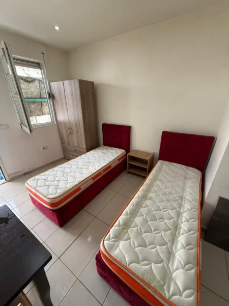 Tirane, jap me qera garsonier 1+1 Kati 1, 45 m² 260 € (Selaudin Zorba)