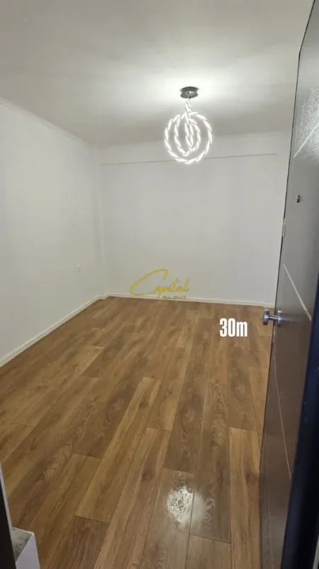 Tirane, shitet garsonier 1+1 Kati 1, 30 m² 87.000 € (VASIL SHANTO)
