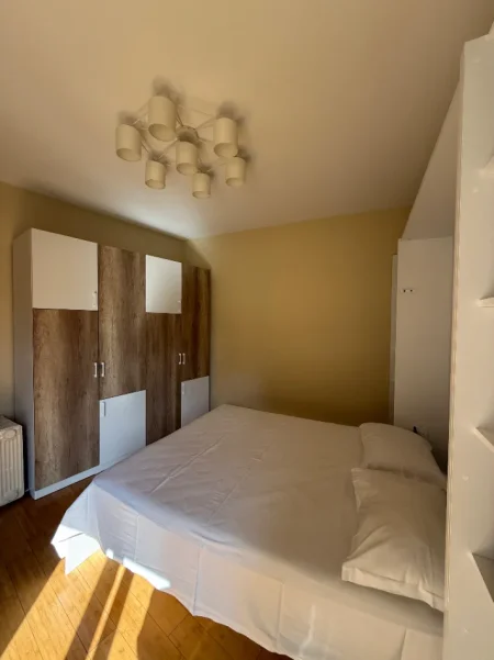 Tirane, jepet me qera apartament 1+1 Kati 5, 80 m² 700 € (SHESHI SKENDERBEJ)