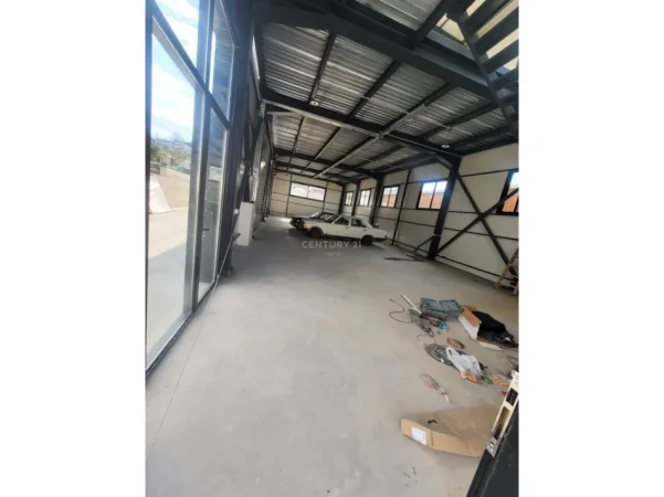 Tirane, jepet me qera magazine , 3.000 € (top channel)