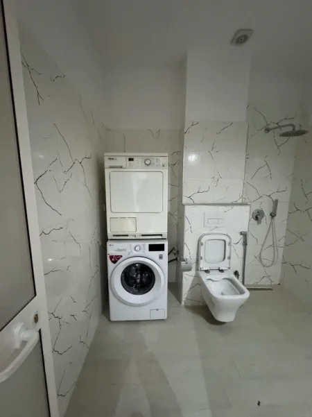 Tirane, jepet me qera garsonier Kati 0, 30 m² 450 € (Rruga e Barrikadave)