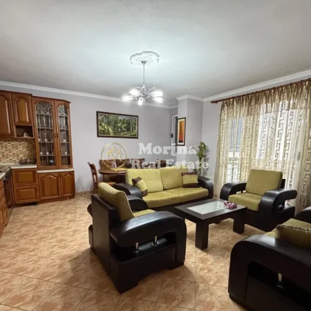 Tirane, jepet me qera apartament 1+1 Kati 3, 85 m² 500 € (Don Bosko)