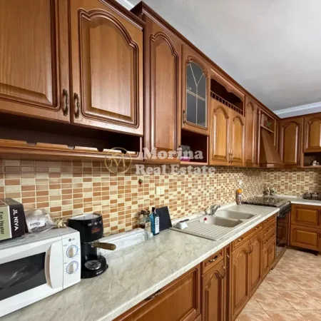 Tirane, jepet me qera apartament 1+1 Kati 3, 85 m² 500 € (Don Bosko)