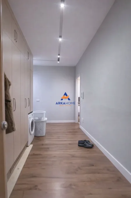 Tirane, shitet apartament 2+1+Ballkon Kati 7, 100 m² 200.000 € 