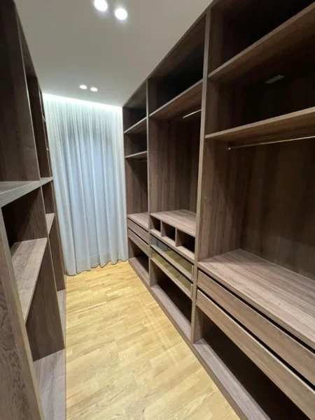 Tirane, jepet me qera Vile 3 Katshe Kati 0, 600 m² 2.900 € (TEG)