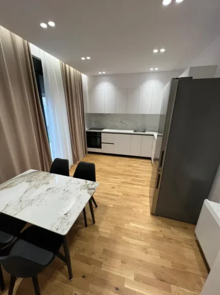 Tirane, jepet me qera Vile 3 Katshe Kati 0, 600 m² 2.900 € (TEG)