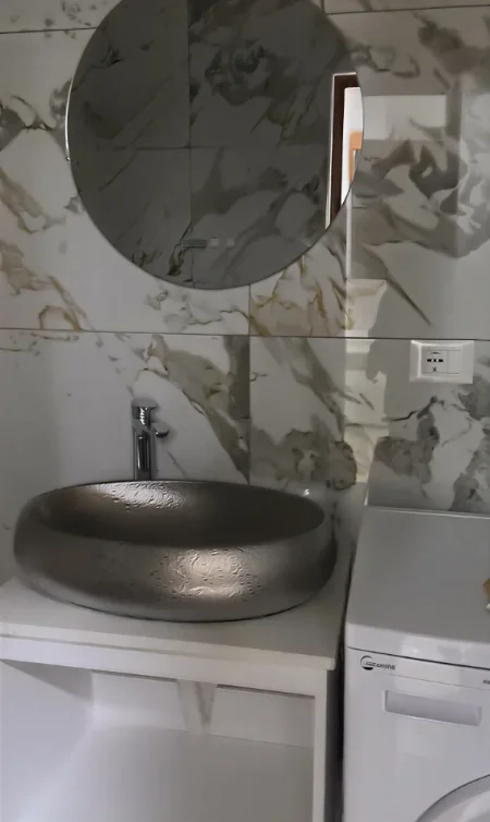 Tirane, jepet me qera apartament Kati 1, 42 m² 300 € (Selitë e Vogël)