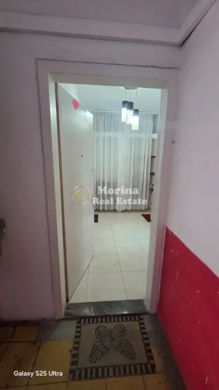 Tirane, jepet me qera apartament 1+1 Kati 1, 58 m² 350 € (Rruga Qemal Stafa)