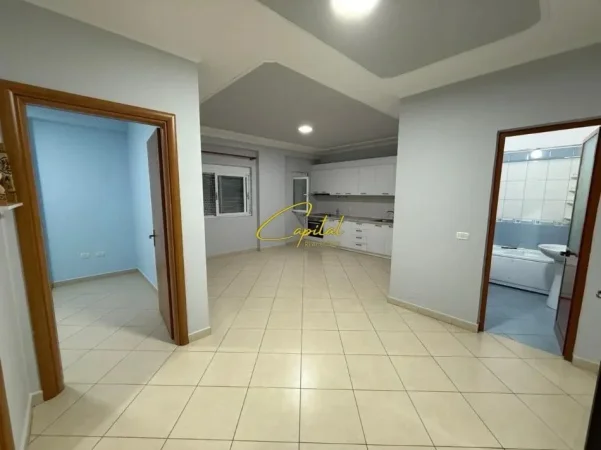 Tirane, jepet me qera apartament 2+1 Kati 4, 86 m² 500 € (PAZARI I RI)