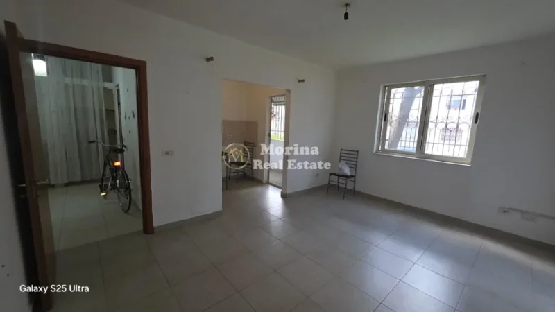 Tirane, jepet me qera apartament 1+1 Kati 1, 58 m² 350 € (Rruga Qemal Stafa)
