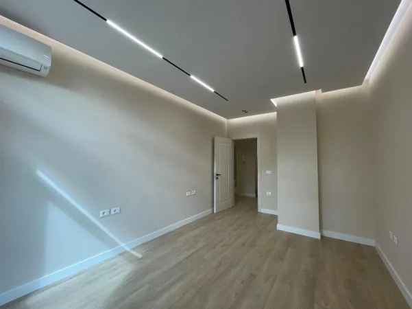 Tirane, jepet me qera ambjent biznesi Kati 2, 131 m² 2.500 € (Stadiumi Air Albania)