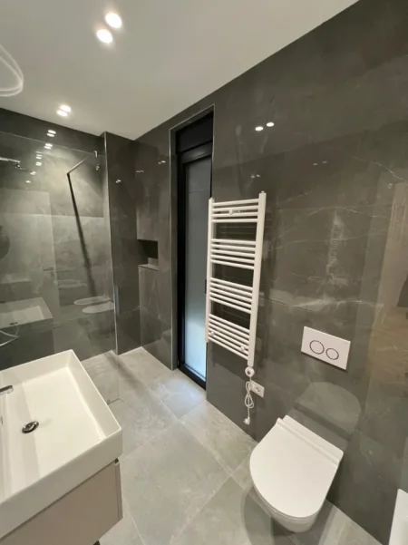 Tirane, jepet me qera Vile 3 Katshe Kati 3, 600 m² 2.900 € (TEG)