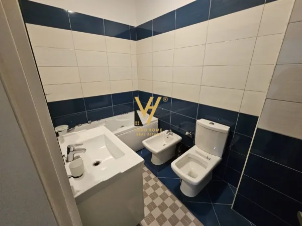 Tirane, jepet me qera apartament 2+1+Ballkon Kati 8, 105 m² 520 € (ASTIR)