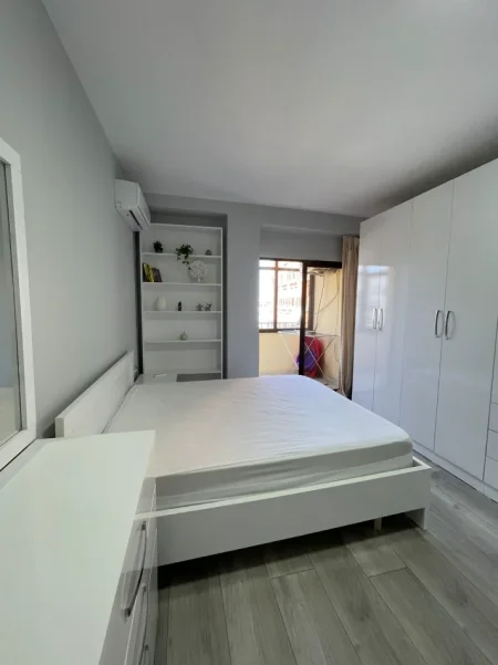 jepet me qera apartament 2+1 , 109 m² 850 € (21 Dhjetori)
