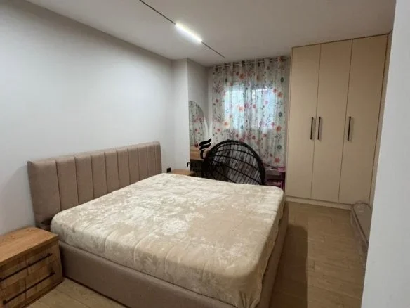 Tirane, jepet me qera apartament 2+1 Kati 0, 100 m² 700 € (RRUGA E DIBRES)