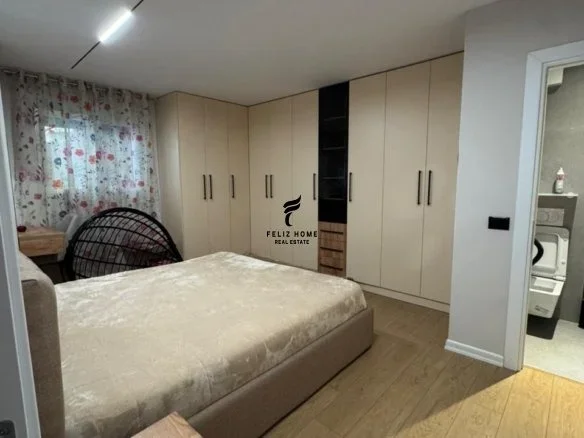 Tirane, jepet me qera apartament 2+1 Kati 0, 100 m² 700 € (RRUGA E DIBRES)