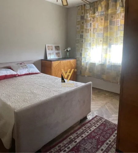 Tirane, jepet me qera apartament 1+1+Ballkon Kati 4, 80 m² 570 € (RRUGA FERIT XHAJKO)