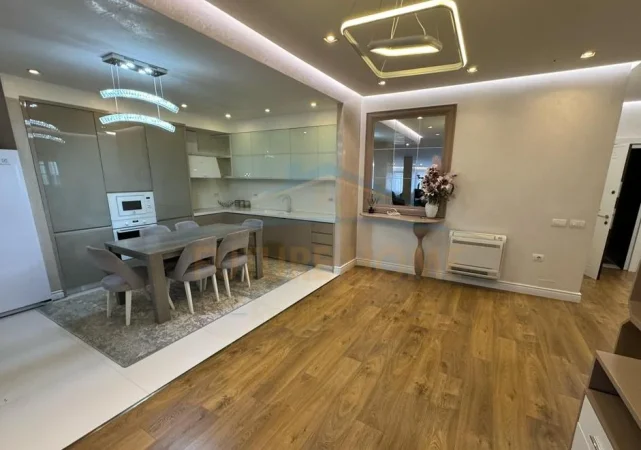 Tirane, shitet apartament 3+1 Kati 6, 180 m² 350.000 € (Rruga e Dajtit)