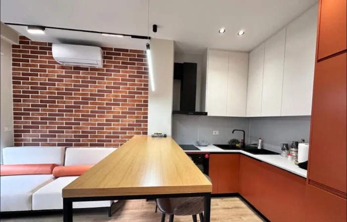 Tirane, jepet me qera apartament 1+1 Kati 5, 65 m² 650 € (STACIONI I TRENIT)