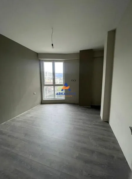 Tirane, shitet apartament 3+1+Ballkon Kati 4, 136 m² 474.000 € 