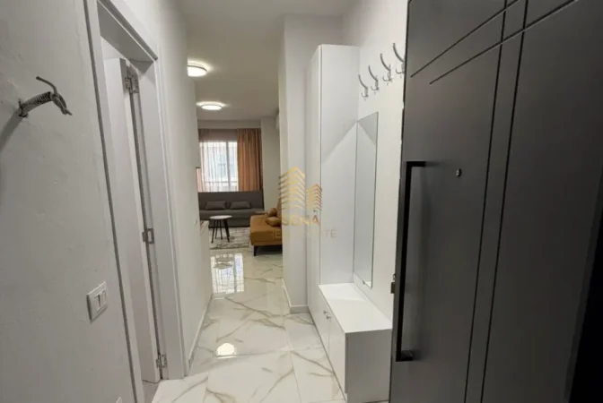 Tirane, jepet me qera garsonier 1+1 Kati 3, 40 m² 420 € (Laprake , Tek Kuploa)