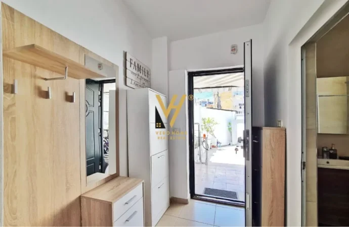 Tirane, jepet me qera apartament 1+1+Ballkon Kati 0, 70 m² 750 € (PAZARI I RI)