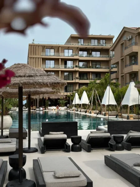 Vlore, jepet me qera apartament , 750 m² 4.500 € (VLOR)