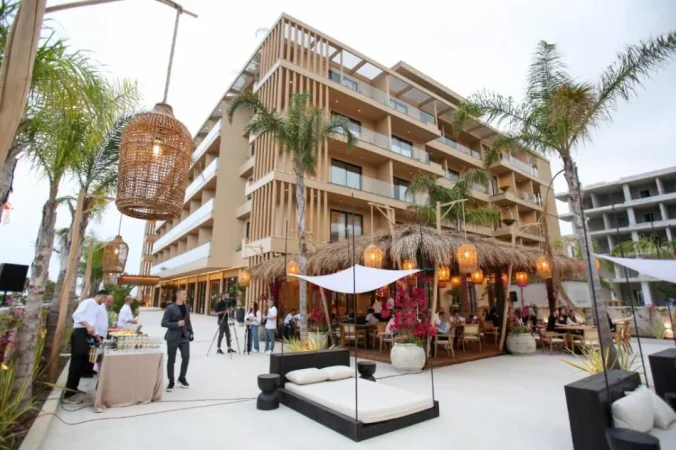 Vlore, jepet me qera apartament , 750 m² 4.500 € (VLOR)