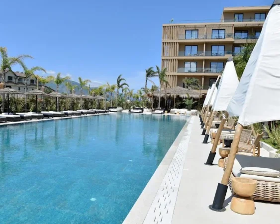 Vlore, jepet me qera apartament , 750 m² 4.500 € (VLOR)