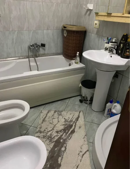 Tirane, shitet apartament 2+1+Aneks+Ballkon Kati 7, 101 m²