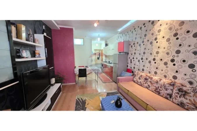 Tirane, shes apartament 2+1+Ballkon , 105 m² 155.000 € (astir)