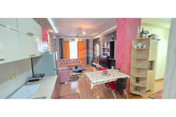 Tirane, shes apartament 2+1+Ballkon , 105 m² 155.000 € (astir)