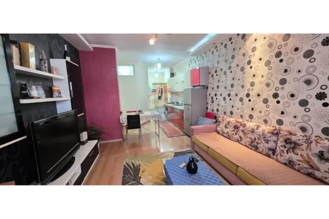 Tirane, shes apartament 2+1+Ballkon , 105 m² 155.000 € (astir)